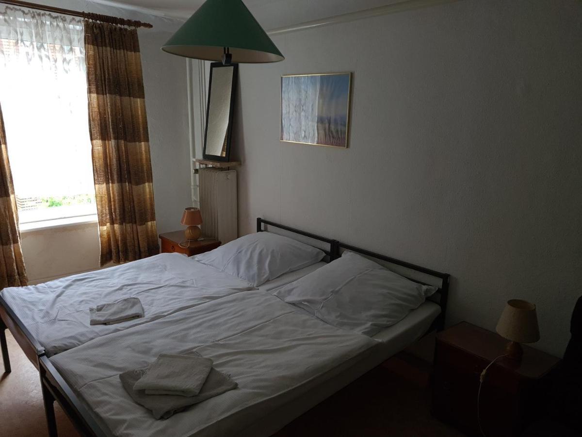 لوبيك Altstadthotel Zum Goldenen Anker المظهر الخارجي الصورة